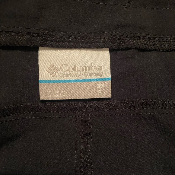 Columbia Plus size Sleek Black Athletic Shorts for Women - Picture 4 of 5